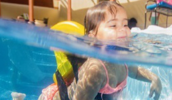 Swimfin in pool